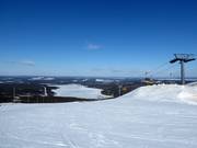 Makkelijke noordelijke afdaling in het skigebied Pyhä