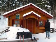 Zelfvoorzieningshut bij de parkeerplaats