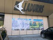 Informatiebord bij het dalstation Ladurns