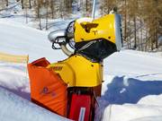 Moderne sneeuwkanon bij de afdaling Ubac