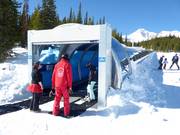 Big Sky Carpet Surface Lift 4 (Bear Basin) - Overdekt(e) transportband/Moving Carpet