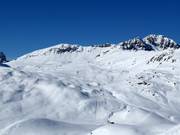 Uitzicht op de pistes bij de Piz Vallatscha
