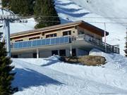 Zonne-installatie bij het panoramarestaurant