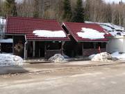 Goed onderhouden, betaalde toiletten bij het dalstation