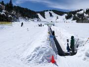 Transportband bij het dalstation