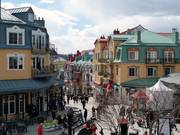 In het dorp zijn er bars en gezellige eetgelegenheden