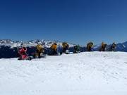 De sneeuwkanonnen wachten op hun volgende inzet