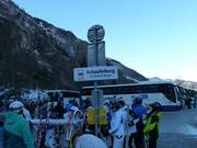 De halte wordt regelmatig aangedaan.