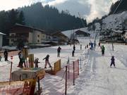 De sleeplift bedient een zeer eenvoudige piste