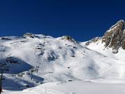 Diepe sneeuwhellingen bij de Leist