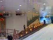 Sneeuwkanonnen aan het plafond van Snow City Egypt