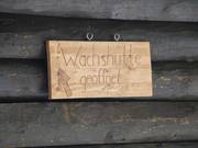 De waxhut bevindt zich bij het bergstation van de skiliften.