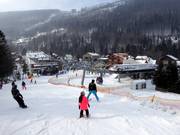 Uitzicht op de accommodaties bij het dalstation van de gondelbaan