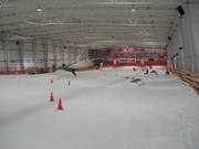 Kickers en rails in de skihal