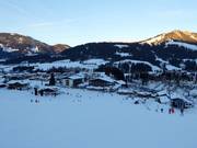 Uitzicht op de accommodaties in Fieberbrunn bij het dalstation