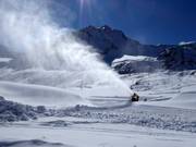 Sneeuwkanonnen bij de Pitztaler gletsjer