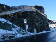 Bushalte bij het dalstation