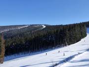 Uitzicht vanaf het bergstation Hromovka naar Pláň
