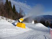 Sterke kunstsneeuwinstallatie in het skigebied Monte Bondone