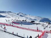 Uitzicht over de beginnerspistes bij de Base Area