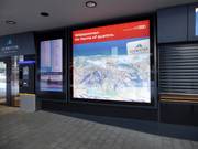 Groot informatiebord bij het dalstation van de zellamseeXpress