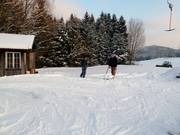 De liftuitstap wordt met de hand geprepareerd.