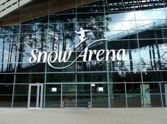 Ingang naar de skihal Snow Arena