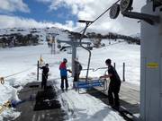 Hulp bij het instappen in de stoeltjeslift