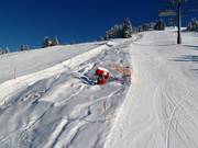 Sneeuwkanon in het skigebied van Laterns