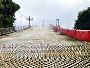 Zwarte piste van onderaf gezien