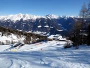 Uitzicht op het bergstation van de gondelbaan Rosskopf