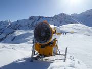 Krachtige sneeuwkanon bij het Metschstation