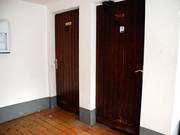 Toiletten bij de Hasenhütte – je moet om het huis heen lopen