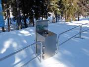 Afvalbakken in het skigebied