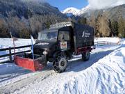 Unimog-transfer tussen Kinderland en oefenweide Schanzlin