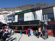 Verzorgde kassa bij het dalstation in Bramberg