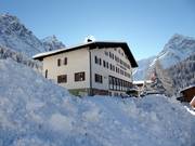 Berghotel Vergalden bij het bergstation van de Vergalden oefenlift