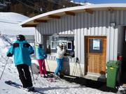 Verzorgde kassa bij de Moosalp-Express