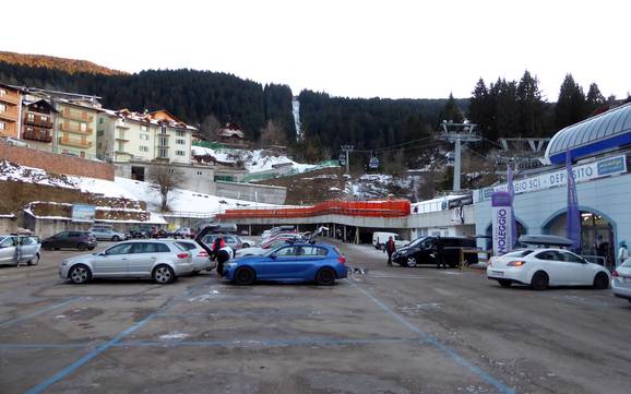 Altopiano della Paganella/Dolomiti di Brenta/Lago di Molveno: bereikbaarheid van en parkeermogelijkheden bij de skigebieden – Bereikbaarheid, parkeren Paganella – Andalo