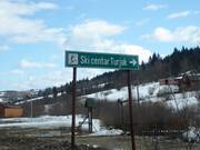 Langs de weg staat nog de oude naam van het skigebied Hajla.