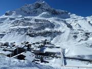 Dalafdalingen naar Zürs met skibrug