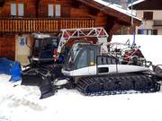 Twee machines van het uitgebreide pistevoertuigenpark