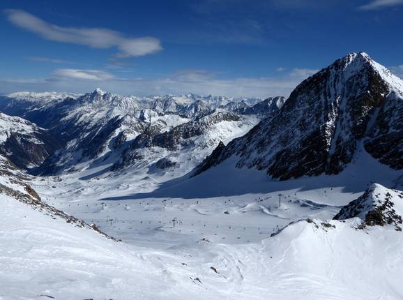 Uitzicht vanaf de Wildspitz over de Stubaier Gletscher
