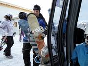 Hulp bij het instappen in de gondelbaan