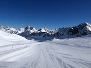 Lichte en brede pistes op de gletsjer