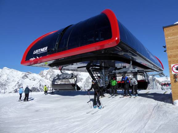 Wastenegg - 6-persoons hogesnelheidsstoeltjeslift (koppelbaar) met kap