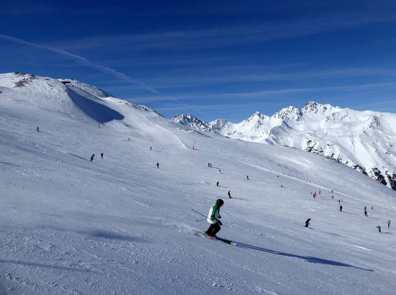 Brede en middelzware Plazör-afdaling (Fiss)
