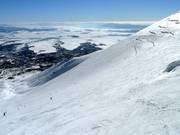 Uitzicht op de uitgestrekte hellingen bij Lomnické sedlo