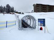 Huckleberry Conveyor - Overdekt(e) transportband/Moving Carpet