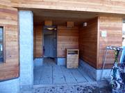 Verzorgde sanitaire voorzieningen en afvalbakken